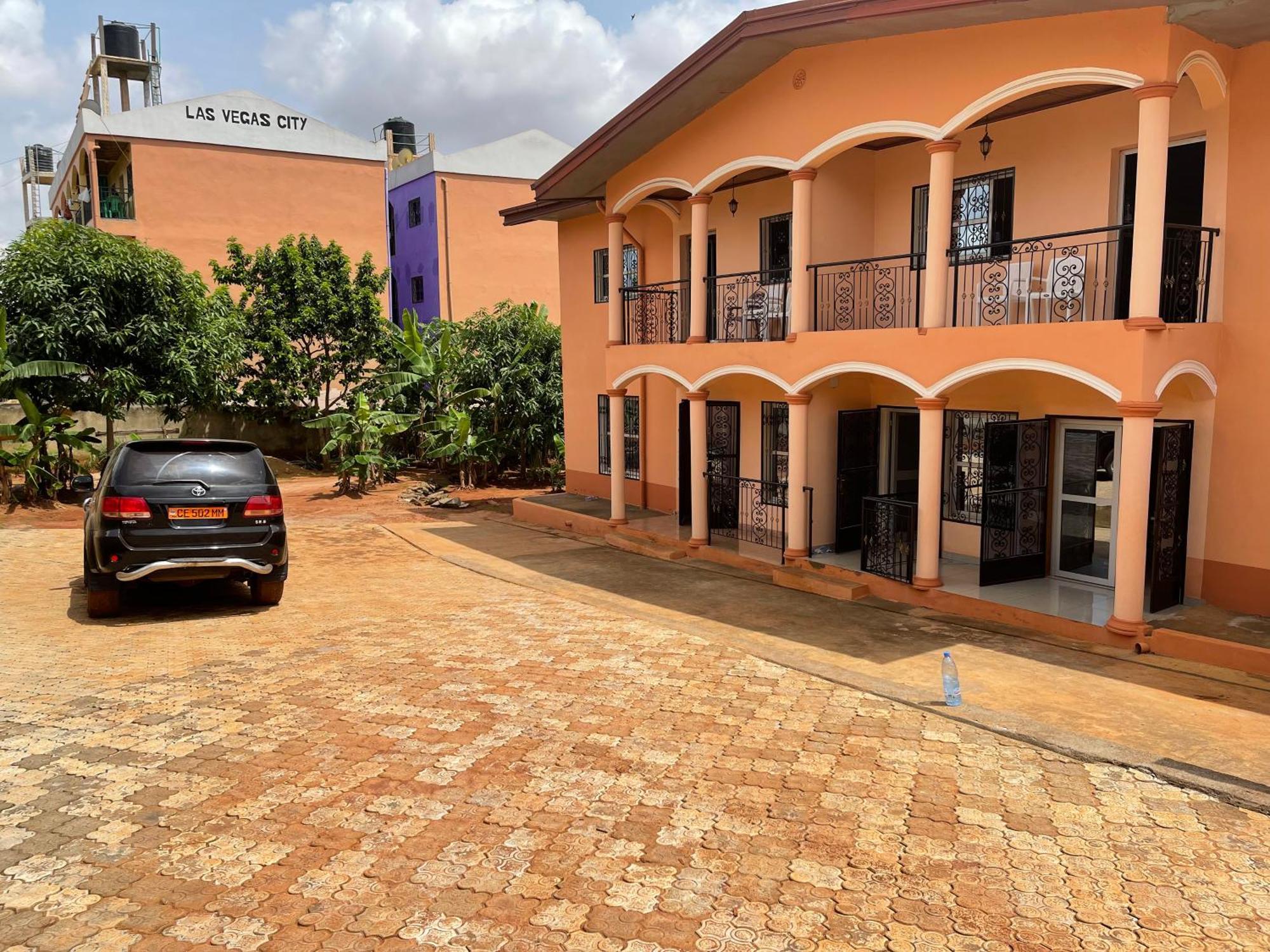 Villa Contemporaine Yaounde Luaran gambar